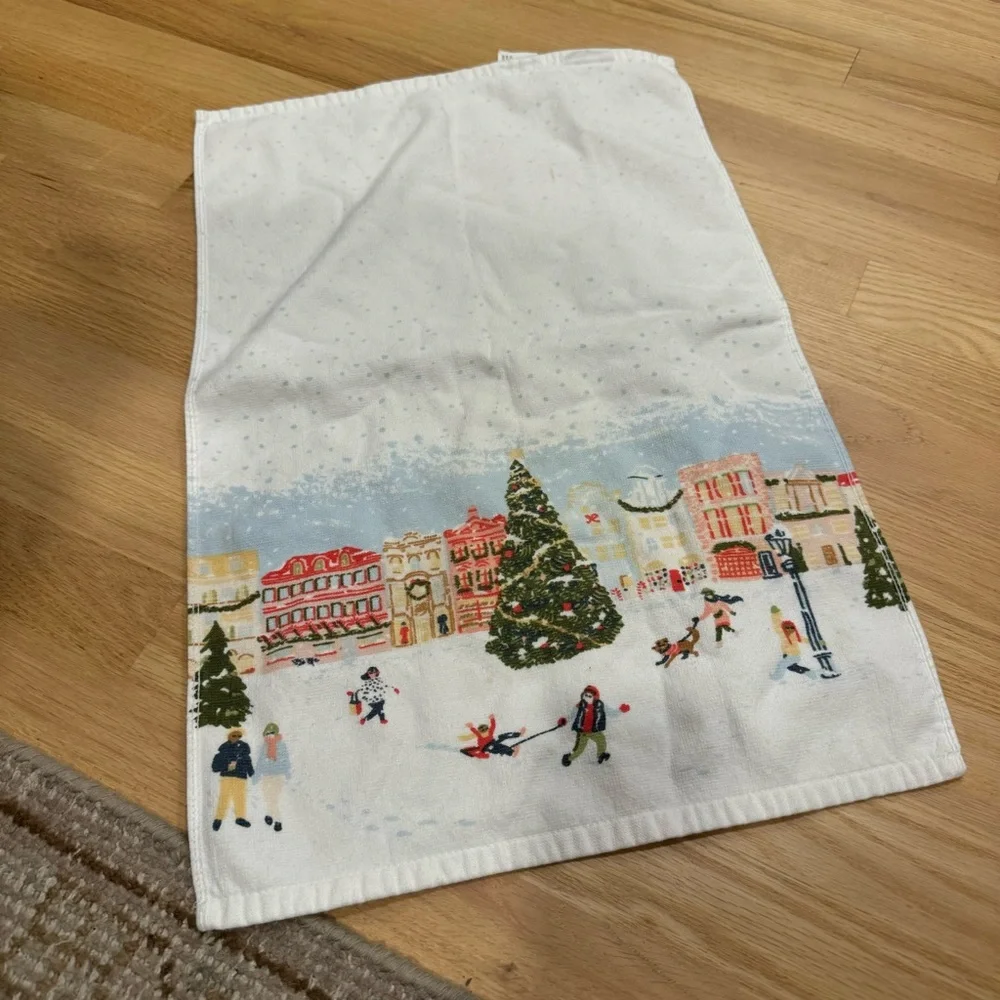Threshold ~ THRESHOLD HAND TOWEL Christmas village scene ~ 15IN x 25/N